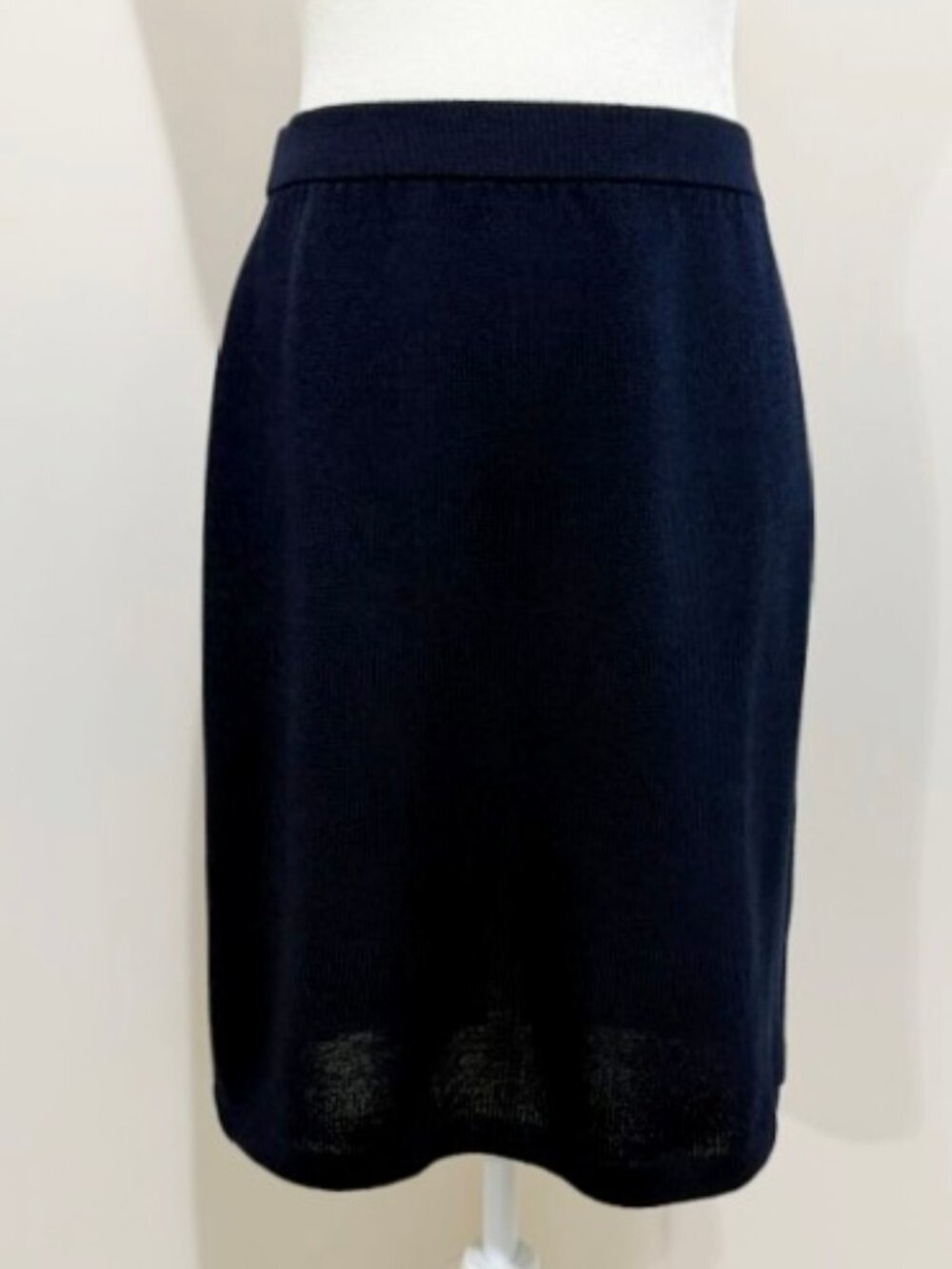 Vintage St. John Basics Santana Knit Pull On Straight Skirt Navy Blue Size 6